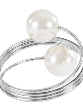NWT set of 12 Pearl and silver napkin rings